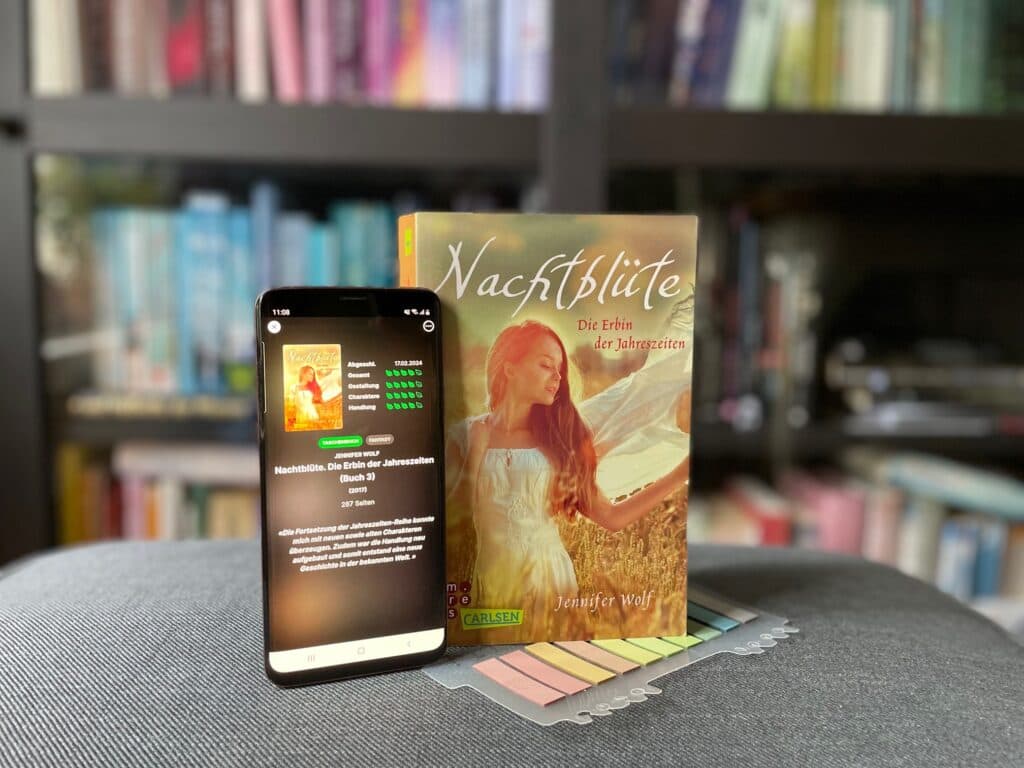 Buch und BookTamer-Eintrag zu "Nachtblüte. Die Erbin der Jahreszeiten" von Jennifer Wolf